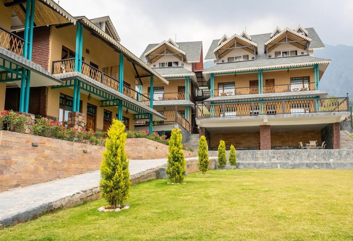 Tiaraa Jujurana Resort T Pathyar Luaran gambar